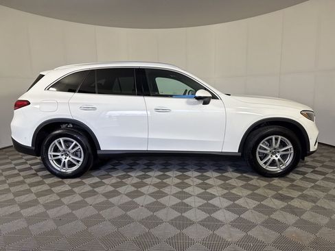 Certified 2025 Mercedes-Benz GLC 300 4MATIC image 8