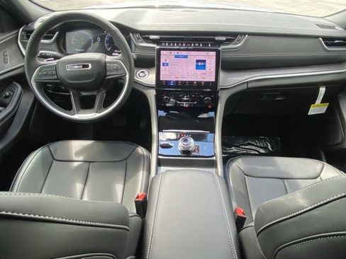 New 2025 Jeep Grand Cherokee L Limited w/ Luxury Tech Group II image 37