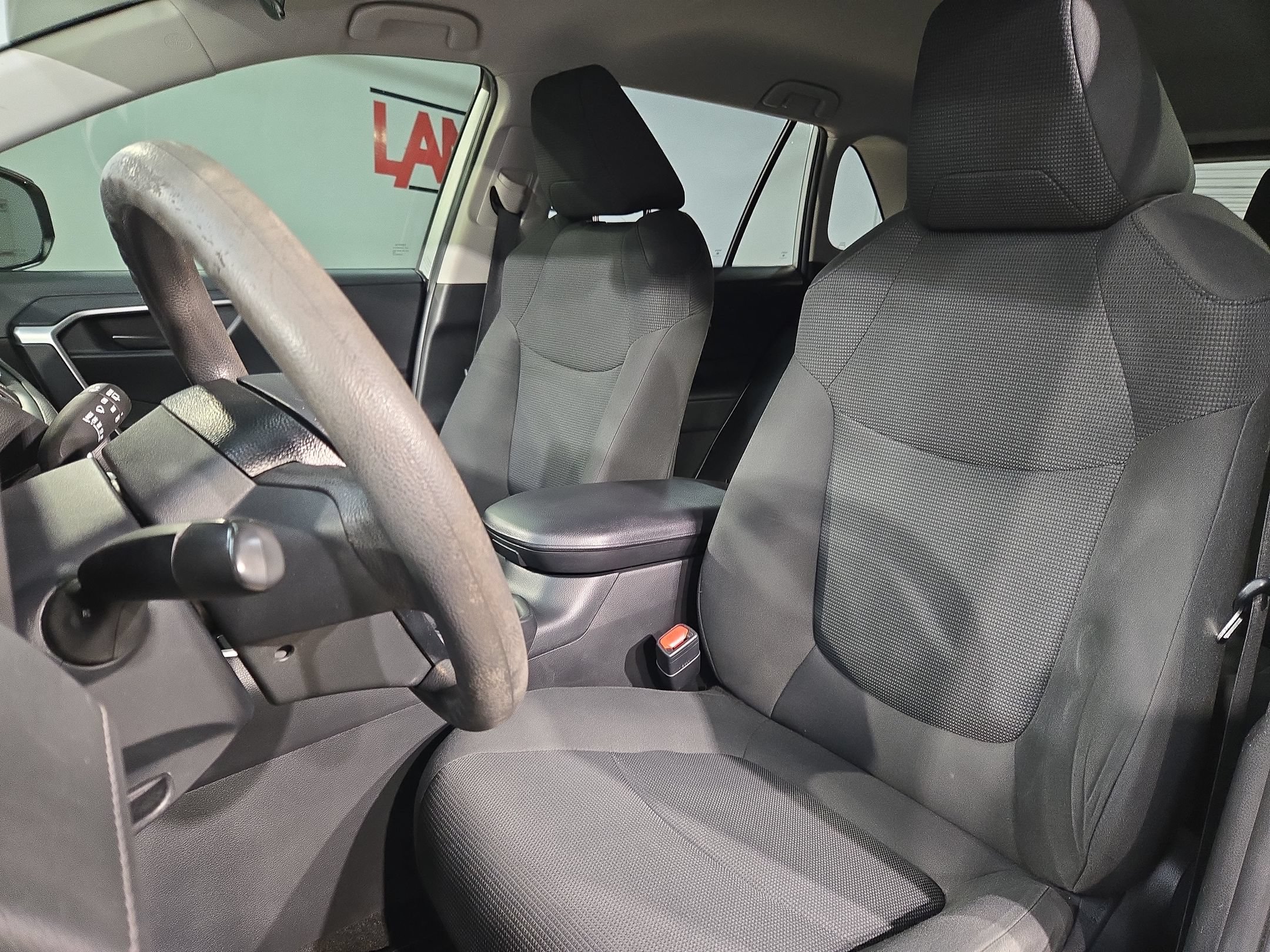Used 2020 Toyota RAV4 LE FWD image 23