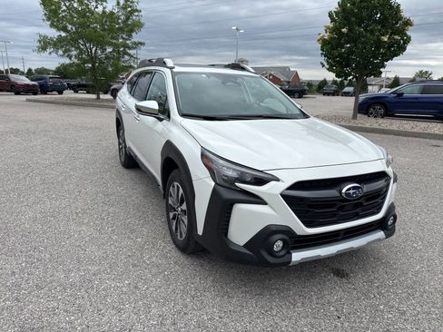 Certified 2025 Subaru Outback Touring AWD/4WD image 5