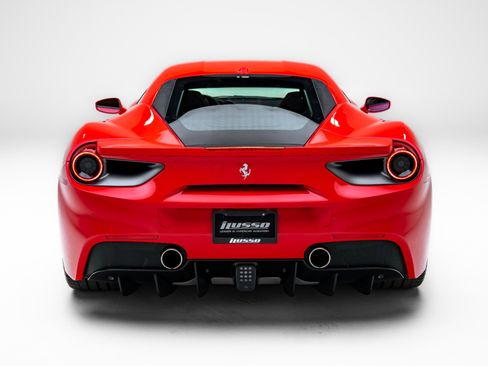 Used 2018 Ferrari 488 GTB RWD image 28