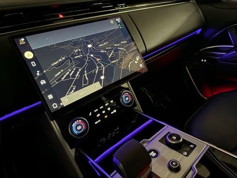 Used 2023 Land Rover Range Rover SE image 60