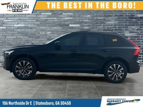 Used 2025 Volvo XC60 B5 Plus AWD/4WD image 2