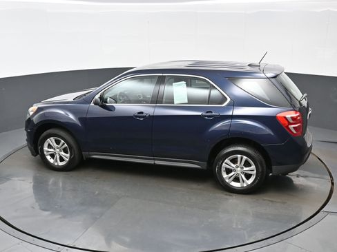 Used 2017 Chevrolet Equinox LS FWD image 31