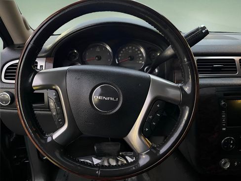 Used 2007 GMC Yukon Denali image 21