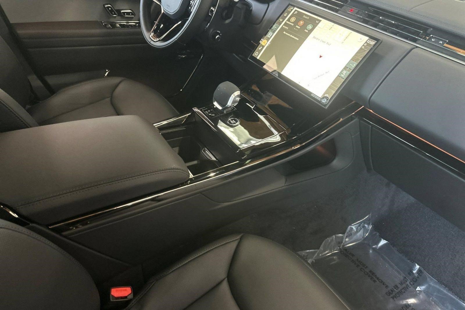 New 2026 Land Rover Range Rover Sport Dynamic SE AWD/4WD image 19