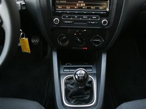Used 2013 Volkswagen Jetta S FWD image 18