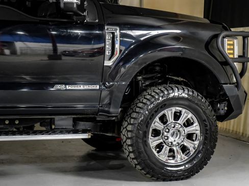 Used 2019 Ford F250 XLT w/ XLT Premium Package image 7