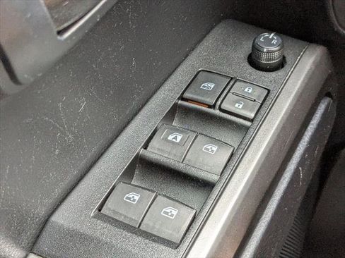 Certified 2020 Toyota Tacoma SR5 image 21