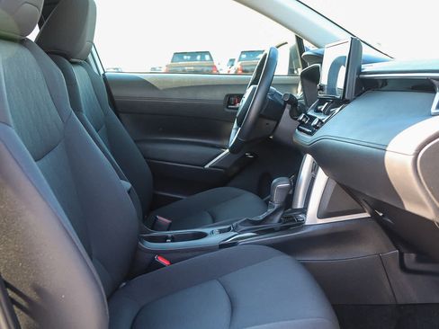 Used 2024 Toyota Corolla Cross LE image 16