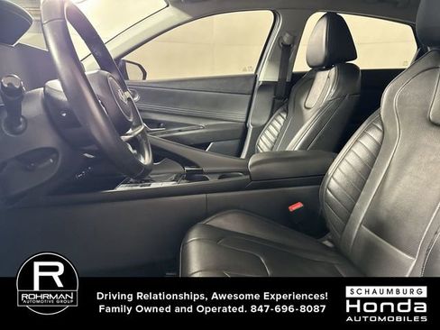 Used 2023 Hyundai Elantra Limited image 4