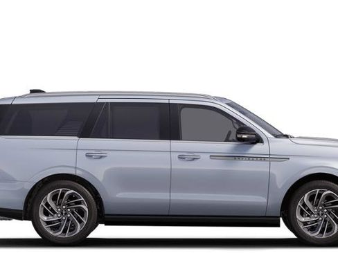 New 2025 Lincoln Navigator Reserve image 28