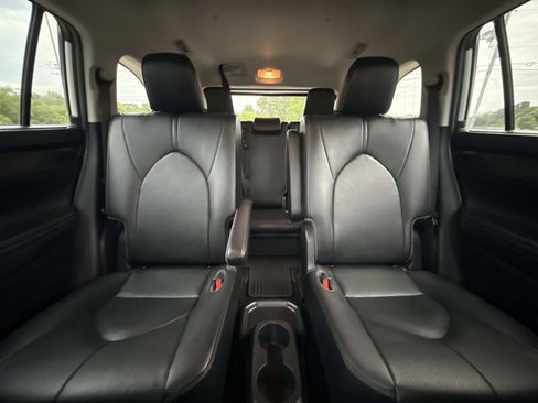 Used 2020 Toyota Highlander Limited AWD/4WD image 18