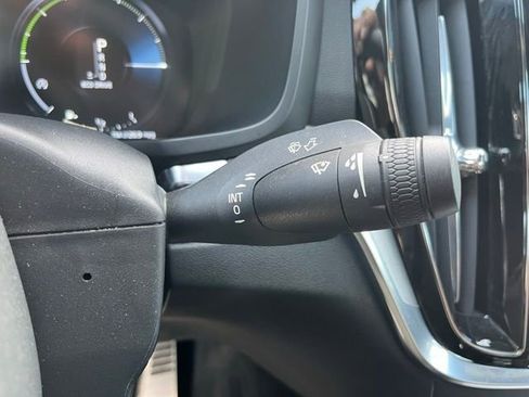 Used 2019 Volvo S60 T6 R-Design image 42