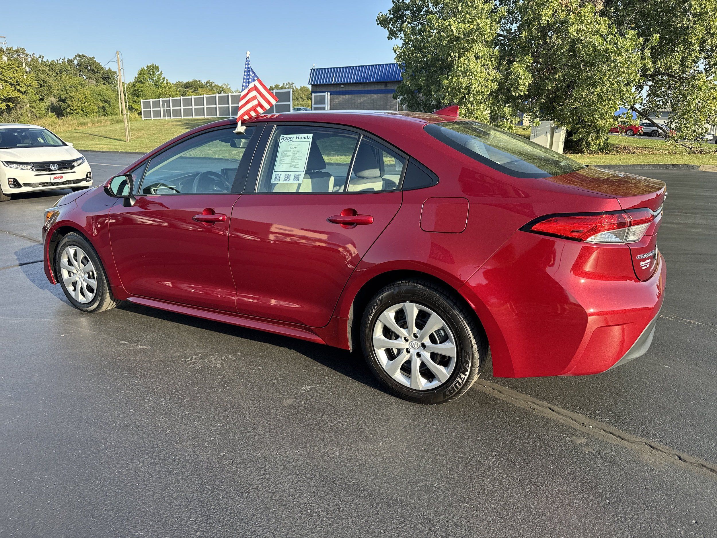 Used 2025 Toyota Corolla LE FWD image 3