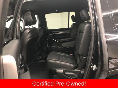 Certified 2025 Jeep Wagoneer Series II image 27