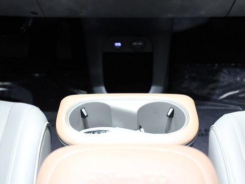 Used 2024 Hyundai Ioniq 5 Limited image 35