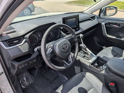 Used 2021 Toyota RAV4 XLE Premium AWD/4WD image 18