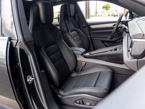 New 2025 Porsche Macan 4S Electric image 46