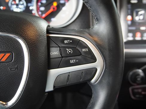 Used 2016 Dodge Charger SXT RWD image 16
