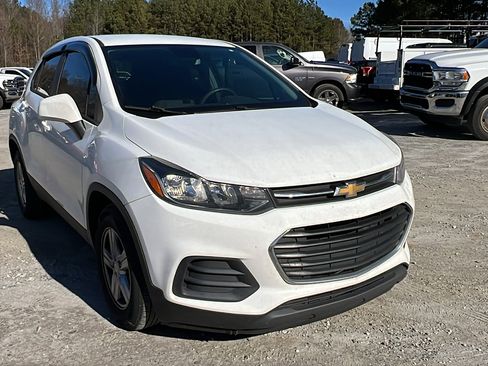 Used 2020 Chevrolet Trax LS w/ Tint and Cruise Package image 5