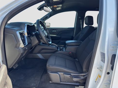 Used 2025 GMC Canyon Elevation image 9