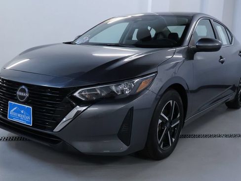 Used 2025 Nissan Sentra SV FWD image 3