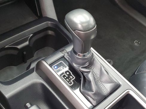 Used 2020 Toyota Tacoma TRD Off-Road image 21