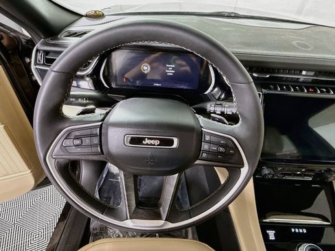 Used 2023 Jeep Grand Cherokee L Limited w/ Luxury Tech Group II AWD/4WD image 22