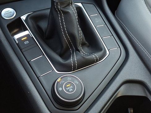 Used 2022 Volkswagen Taos SE image 24