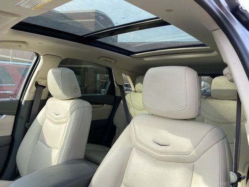 Used 2025 Cadillac XT5 Premium Luxury image 14