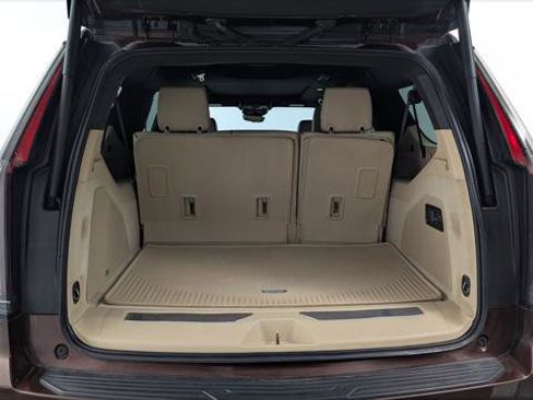 Used 2023 Cadillac Escalade ESV Premium Luxury w/ Performance Package AWD/4WD image 19