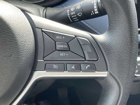 Used 2025 Nissan Versa SV image 21