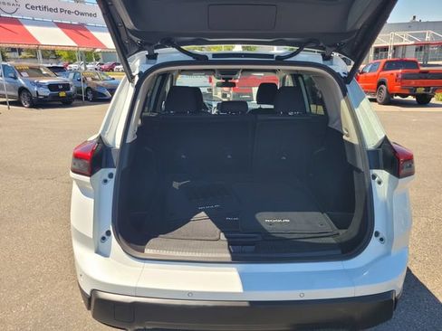 Certified 2025 Nissan Rogue SV AWD/4WD image 11