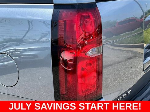Used 2018 Chevrolet Tahoe LT w/ Luxury Package RWD image 25