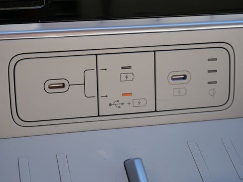 Certified 2025 Hyundai Santa Fe SEL image 28