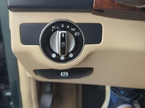 Used 2010 Mercedes-Benz GLK 350 4MATIC image 22