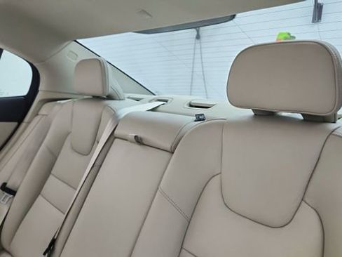 Used 2024 Volvo S60 B5 Plus w/ Climate Package image 31