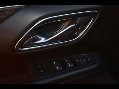 Used 2021 Chevrolet Tahoe LT image 18