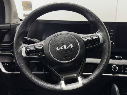 Used 2024 Kia Sportage LX AWD/4WD image 4
