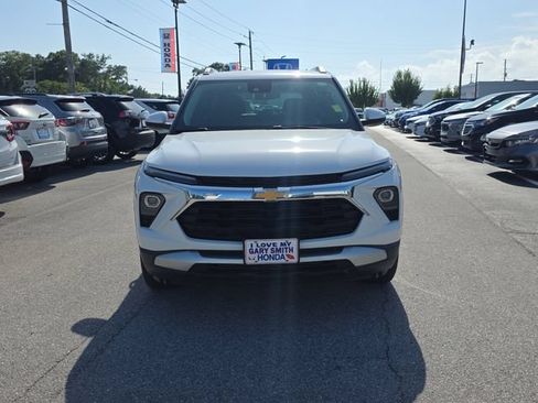 Used 2025 Chevrolet TrailBlazer LT AWD/4WD image 9