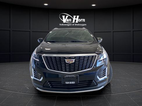Used 2021 Cadillac XT5 Premium Luxury AWD/4WD image 2