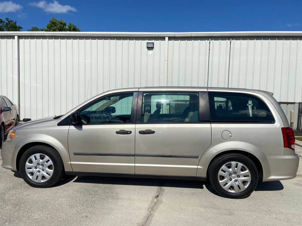 Used 2013 Dodge Grand Caravan American Value Package FWD image 2