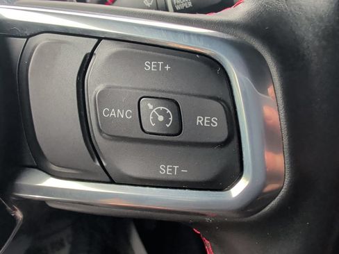 Used 2022 Jeep Wrangler Unlimited Rubicon w/ Cold Weather Group AWD/4WD image 18
