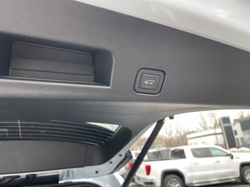 New 2026 GMC Acadia Denali w/ Super Cruise Package image 17