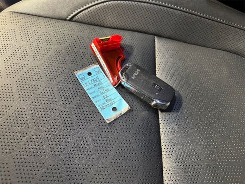 Certified 2025 Kia Seltos EX image 32