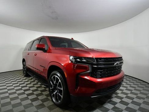 Used 2023 Chevrolet Suburban RST w/ Luxury Package image 8