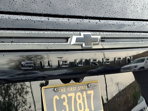 Certified 2022 Chevrolet Suburban Z71 w/ Luxury Package AWD/4WD image 32