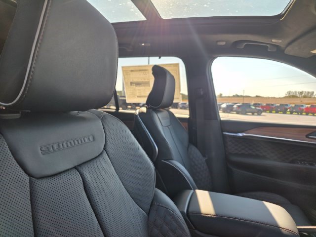 New 2027 Jeep Grand Cherokee Summit AWD/4WD image 20