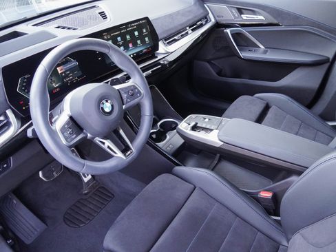 Certified 2026 BMW X2 xDrive28i w/ Technology Package AWD/4WD image 9